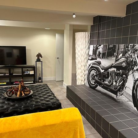 Grouse Cheerful Large Private Bedroom, Bath, Shared Deck, Pool, Hot Tub Северный Ванкувер Экстерьер фото