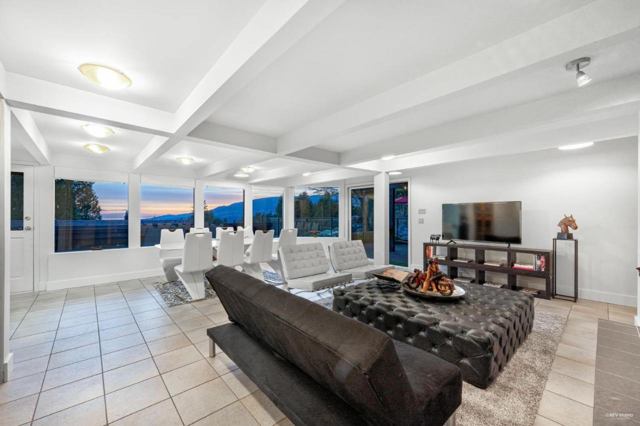 Grouse Cheerful Large Private Bedroom, Bath, Shared Deck, Pool, Hot Tub Северный Ванкувер Экстерьер фото