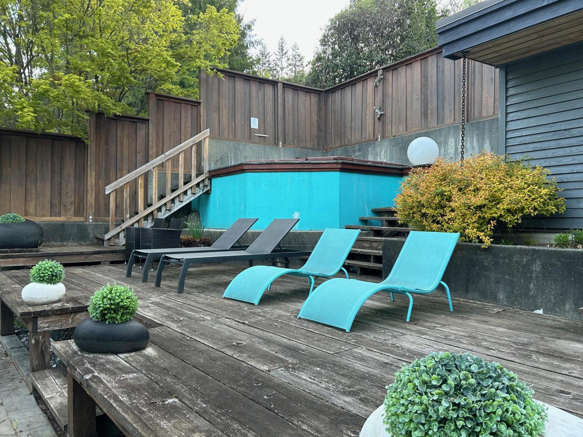 Grouse Cheerful Large Private Bedroom, Bath, Shared Deck, Pool, Hot Tub Северный Ванкувер Экстерьер фото